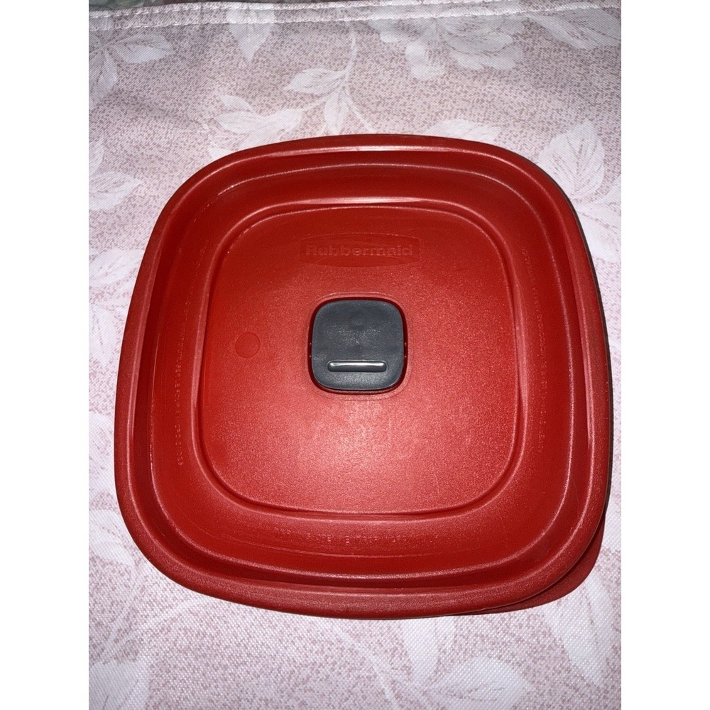 Rubbermaid 2D85 Container Easy Find Red Vented Square Replacement Lid 6.25"